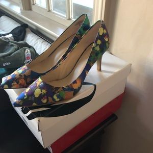 Nine West colorful pumps